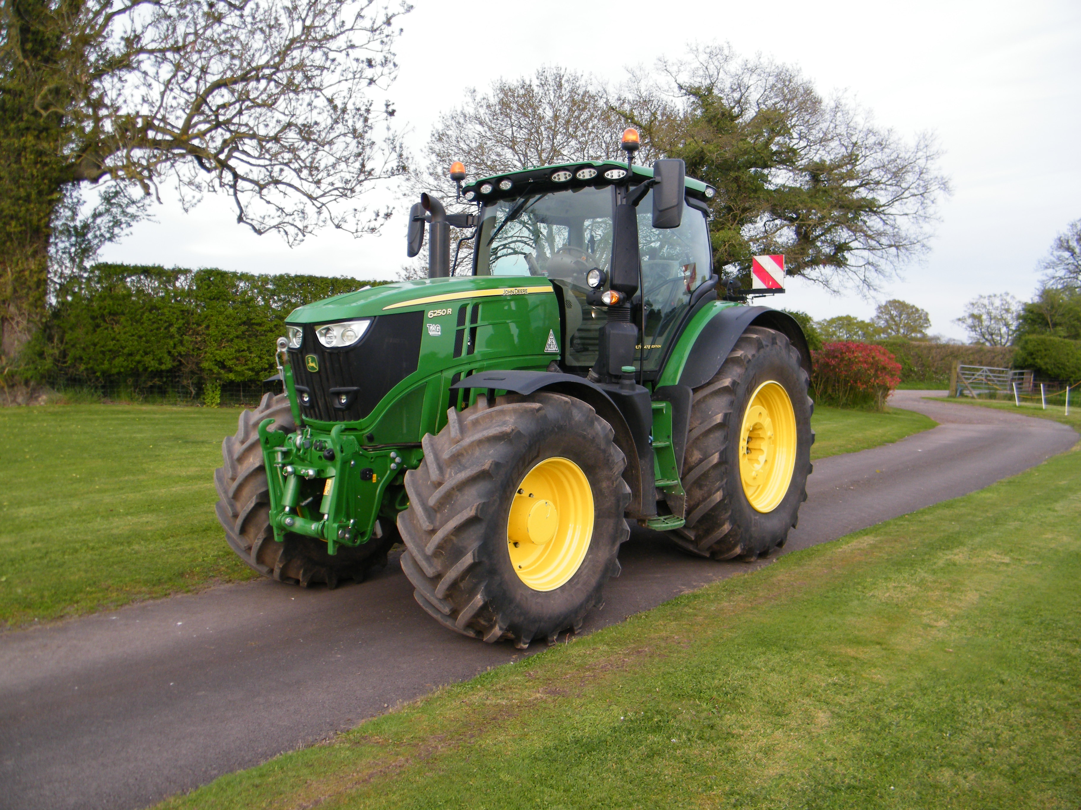 JD 6250R